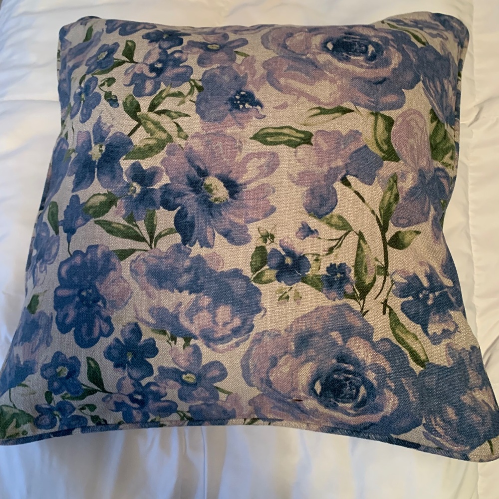 2 Beautiful flower pillow covers and inserts,